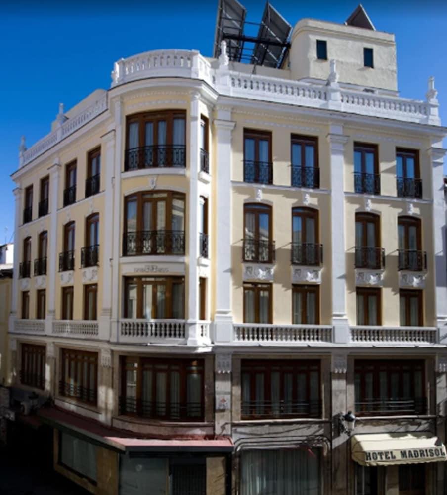 Готель Madrisol Екстер'єр фото